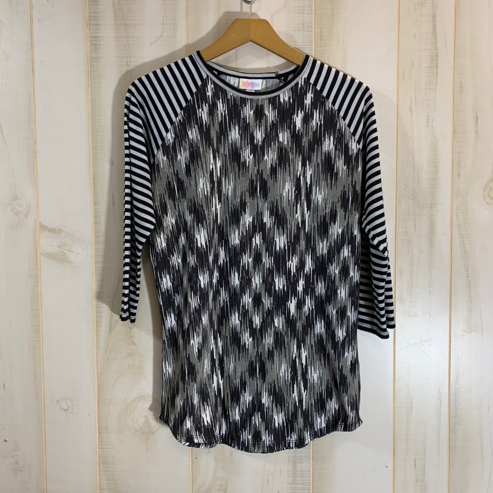 LuLaRoe Randy Black White Baseball 3/4 Tee S